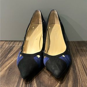 Audrey Brooke black and navy suede cutout 2.5” pointed toe heels sz 9